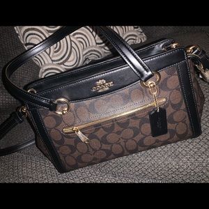 Woman’s Authentic Coach Purse